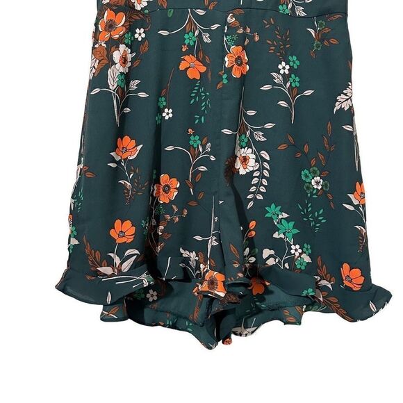 Urban Outfitters green short sleeve romper size M - Picture 2 of 8